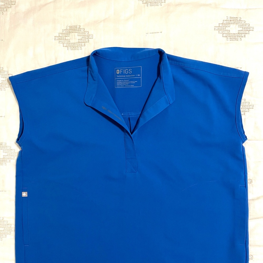 FIGS XS “Rafaela” Oversized Scrub Top